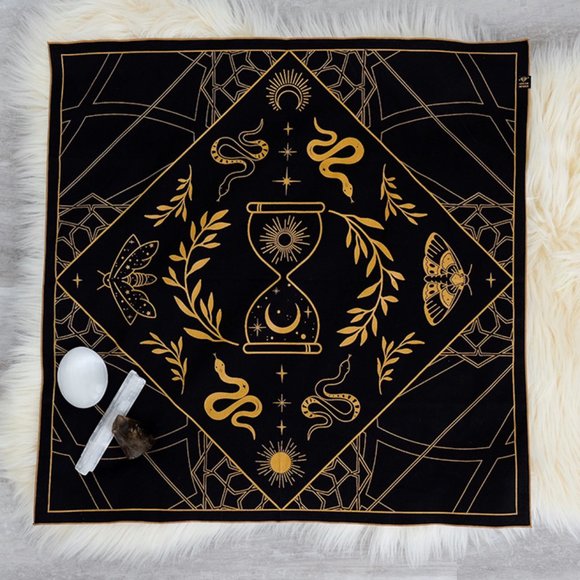 Lunar and Solar Altar and Tarot Cloth - Picture 5 of 5